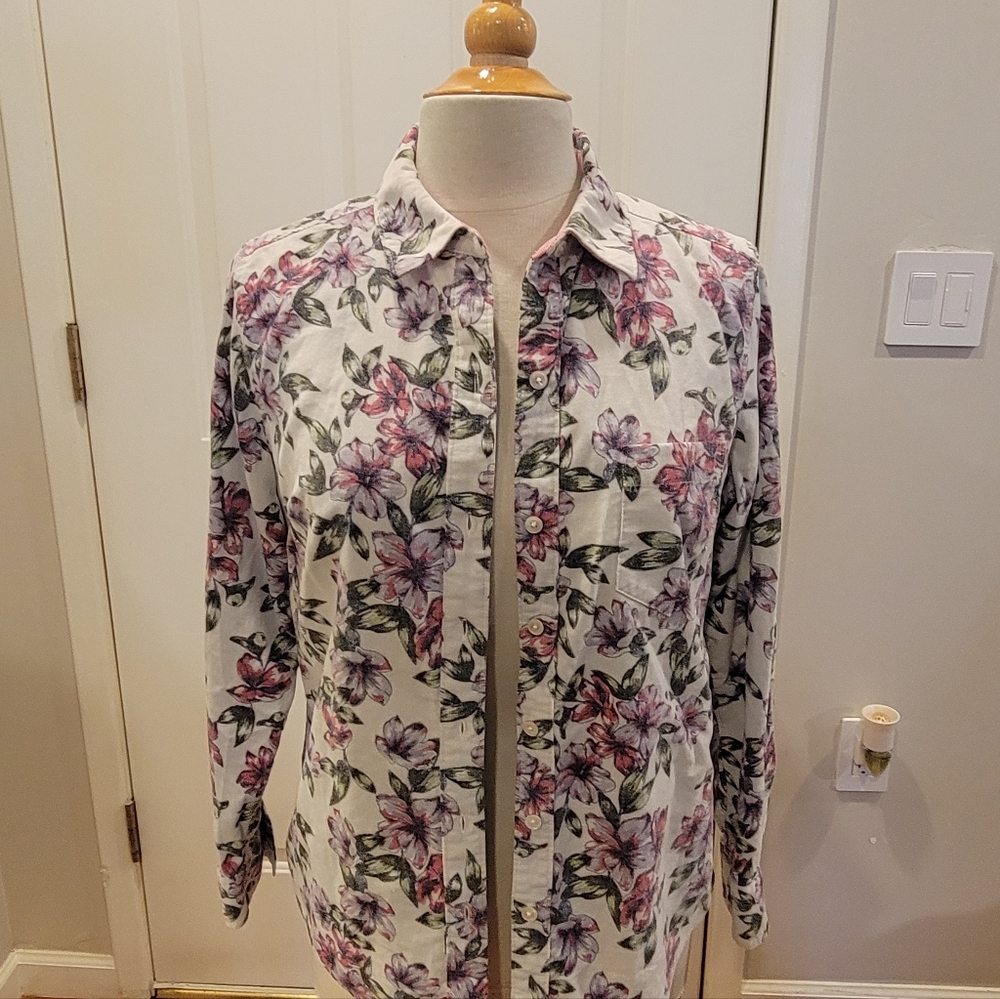 EUC~ TOMMY BAHAMA Ladies Floral Button-up Long Sleeve